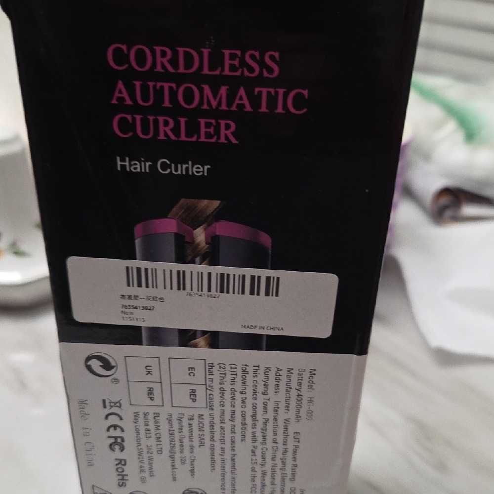 Electronics Cordless Automatic Hair Curler - Black and Purple